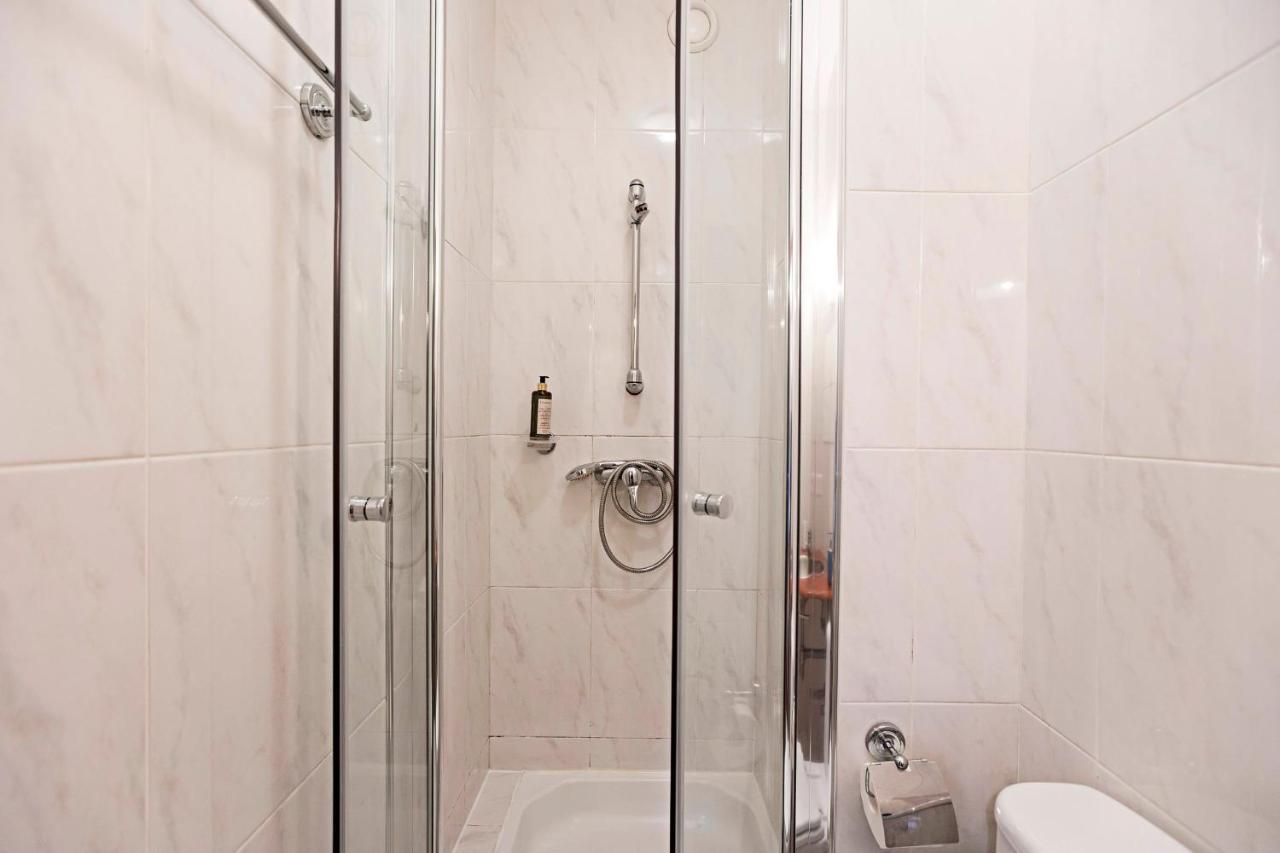 Spacious 2Br Flat In Gaia By Lovelystay Вила-Нова-ди-Гая Экстерьер фото